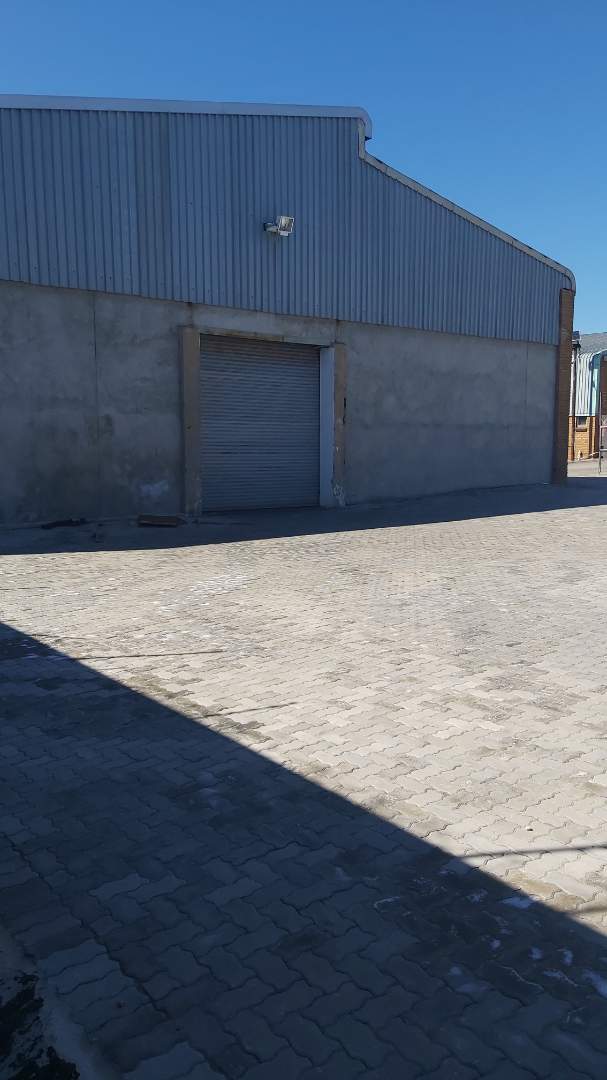To Let Commercial Property for Rent in Sidwell Eastern Cape